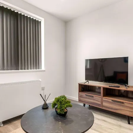 Lovely 1 Bedroom In W Wifi Apartment *