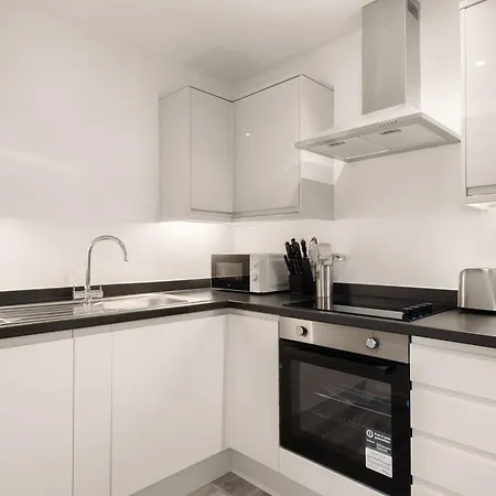 Lovely 1 Bedroom In W Wifi Apartment *